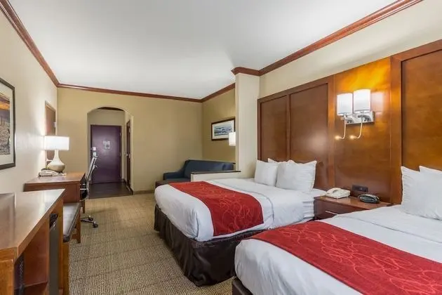 Standard Süit, Sigara İçilmez (2 Queen Beds & 1 Sofa Bed)