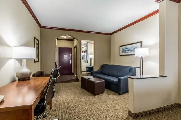 Standard Süit, Sigara İçilmez (2 Queen Beds & 1 Sofa Bed)