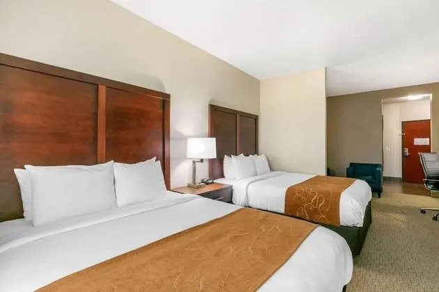 Two Queen Beds Suite - Non-Smoking.