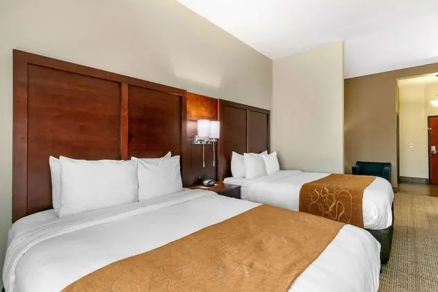 Two Queen Beds Suite - Non-Smoking.