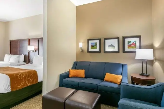 Two Queen Beds Suite - Non-Smoking.