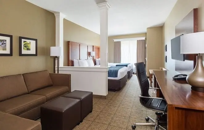 Two Queen Beds Suite - Non-Smoking.
