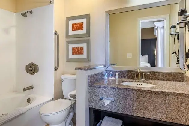 Suite, One King Bed with Sofabed, Balcony, Whirlpool, Non Smoking