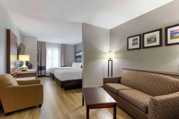 Suite, 2 Queen Beds with Sofa Bed