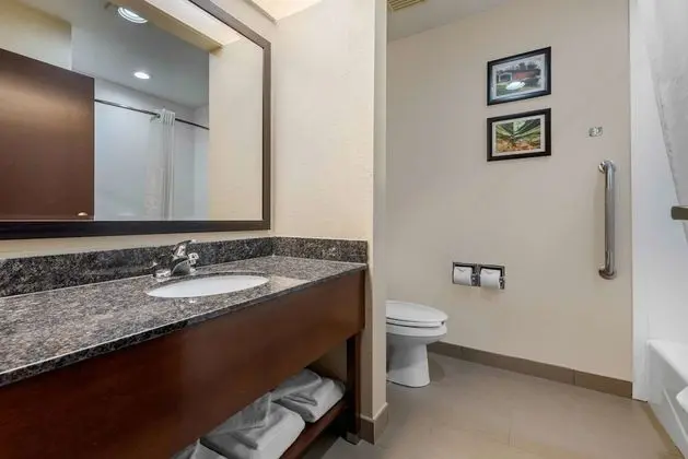 Süit, 1 En Büyük (King) Boy Yatak ve Çekyat, Sigara İçilmez (Top Floor)