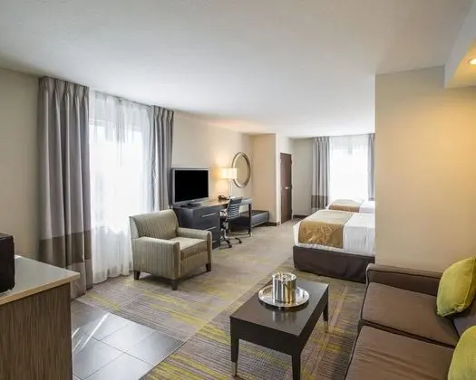Suite, Two Queen and One Sofa Bed, Non Smoking