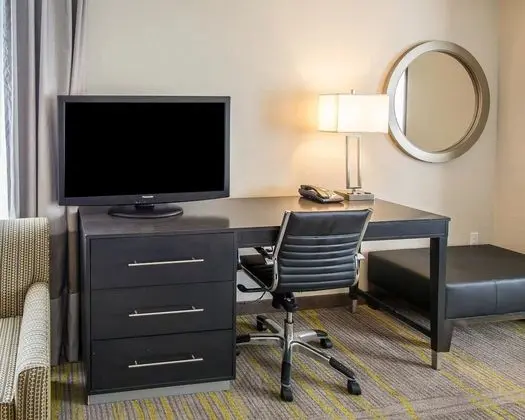 Suite, Two Queen and One Sofa Bed, Non Smoking