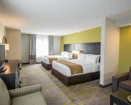 Suite, Two Queen and One Sofa Bed, Non Smoking