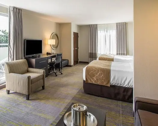 Suite, Two Queen and One Sofa Bed, Non Smoking
