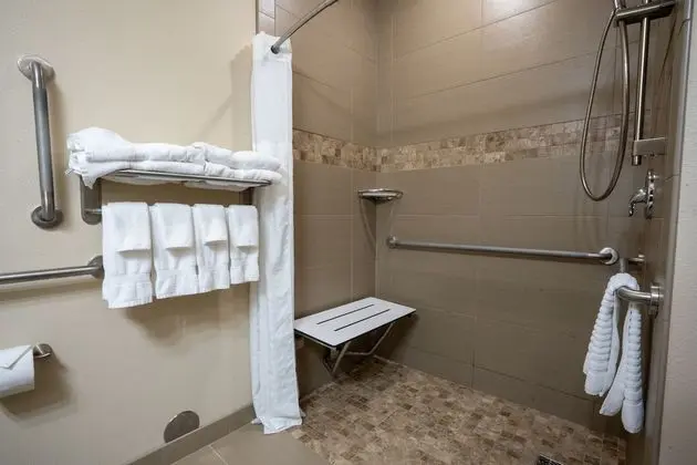 Oda, 1 En Büyük (King) Boy Yatak ve Çekyat, Engellilere Uygun, Sigara İçilmez