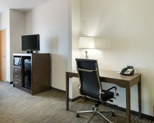 Süit, 1 En Büyük (King) Boy Yatak ve Çekyat, Engellilere Uygun, Sigara İçilmez