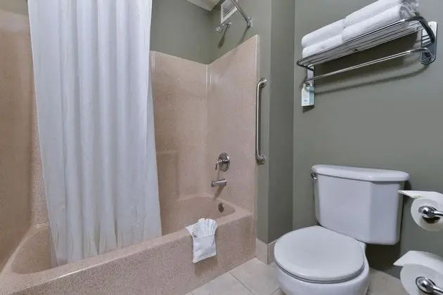 Süit, Sigara İçilmez (2 Queen Beds & 1 Sofa Bed)