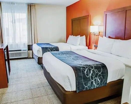 Süit, Sigara İçilmez (2 Queen Beds with Sofa bed)