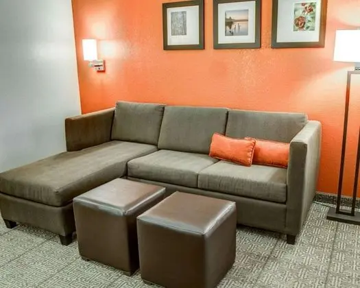 Süit, Sigara İçilmez (2 Queen Beds with Sofa bed)
