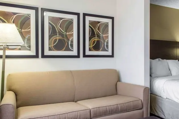 Süit, Sigara İçilmez (2 Queen Beds with Sofa Bed)