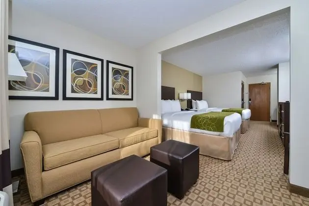 Süit, Sigara İçilmez (2 Queen Beds with Sofa Bed)