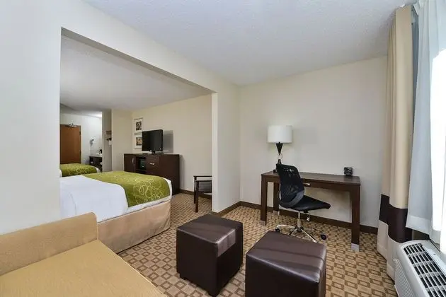 Süit, Sigara İçilmez (2 Queen Beds with Sofa Bed)