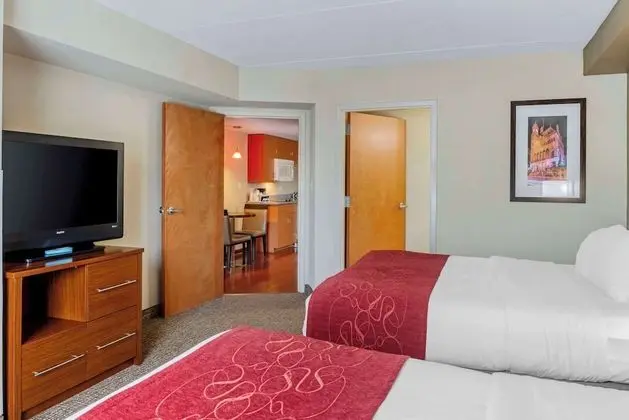 Deluxe Süit, 1 Yatak Odası, Sigara İçilmez (2 Queen Beds and Sofa Bed)