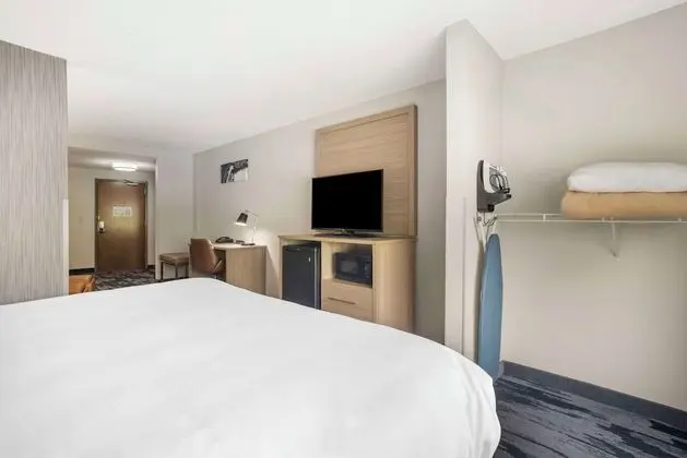 Süit, 1 En Büyük (King) Boy Yatak ve Çekyat, Engellilere Uygun, Sigara İçilmez