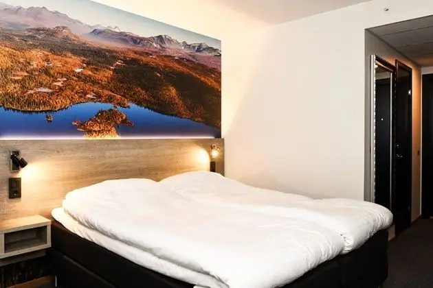 Moderate Room, No Window, 2 Twin Beds, Non-Smoking