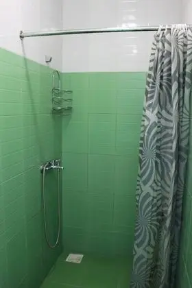 Ortak Ranzalı Oda, Ortak Banyo