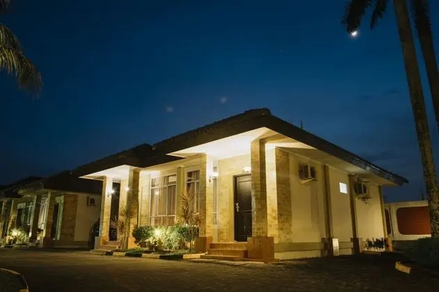 Bungalow Garden View