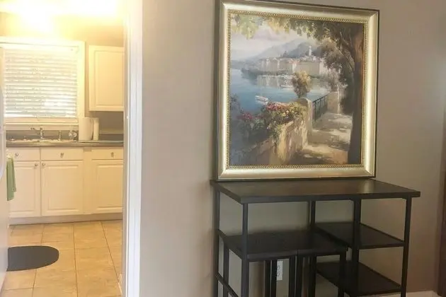 Ev (Comfortable 2 bedroom close to Waycro)