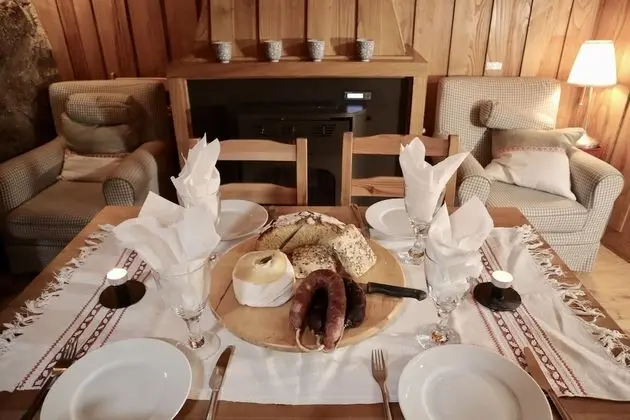 Kulübe, 2 Yatak Odası, Şömine