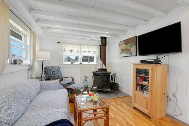 Ev (Comfy Cottage)