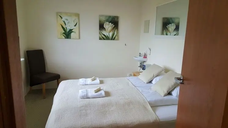 Tek Büyük Yataklı Oda, Ortak Banyo