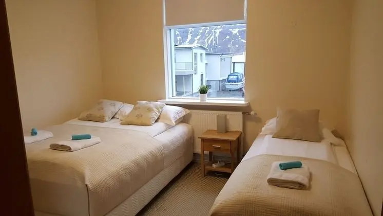 Üç Kişilik Oda, Ortak Banyo