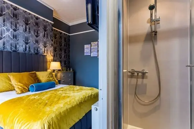 Luxury Tek Büyük Yataklı Oda, Banyolu/Duşlu