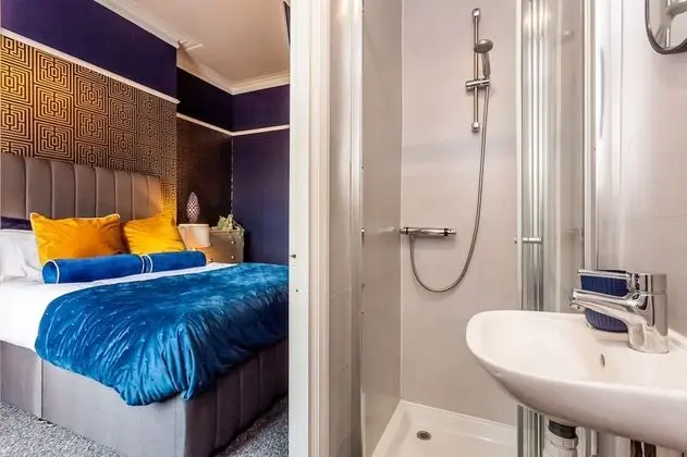 Luxury Tek Büyük Yataklı Oda, Banyolu/Duşlu