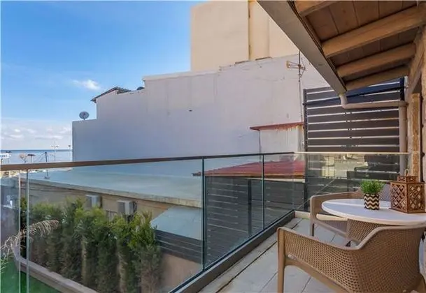 Family Sıra Ev, 1 Çift Kişilik Yatak ve Çekyat, Bahçeli (Comfy Townhouse Heraklion)