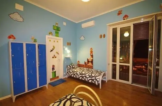 Ortak Ranzalı Oda, 1 Tek Kişilik Yatak