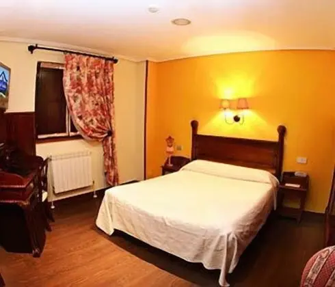 Büyük Yataklı Tek Kişilik Oda, Zemin Kat