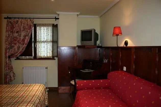 Tek Büyük Yataklı Oda, Zemin Kat (and extra bed)