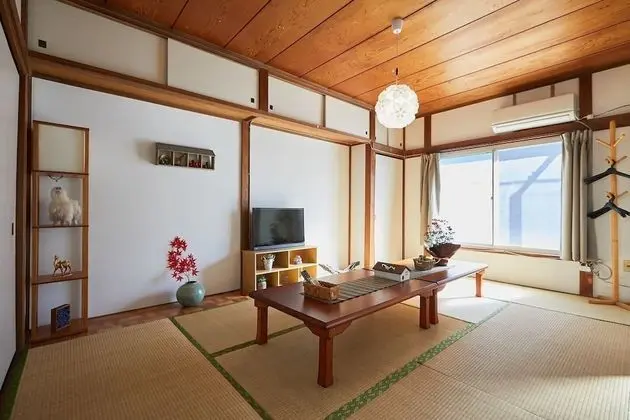 Ev (Private Vacation)