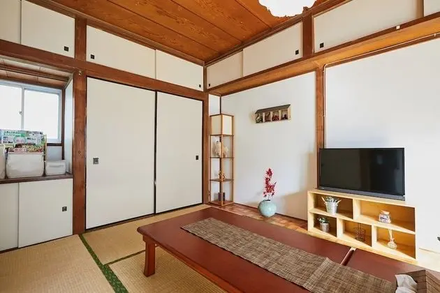 Ev (Private Vacation)