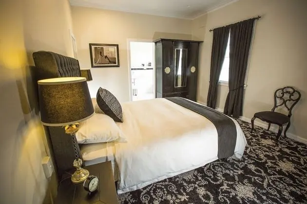 Premier Oda (With Lounge)