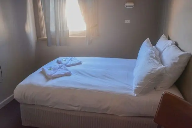 Economy Tek Büyük Yataklı Oda, 1 Çift Kişilik Yatak, Sigara İçilmez, Ortak Banyo