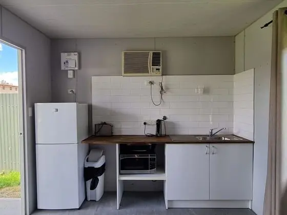 Kulübe, Özel Banyo (Large Self-Contained)