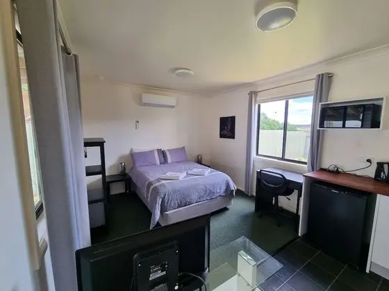 Kulübe, Özel Banyo (Small Self-Contained)