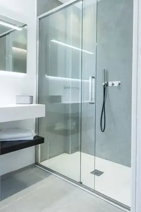 Superior Tek Büyük veya İki Ayrı Yataklı Oda, Kısmi Deniz Manzaralı