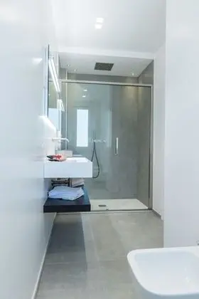 Superior Tek Büyük veya İki Ayrı Yataklı Oda, Kısmi Deniz Manzaralı