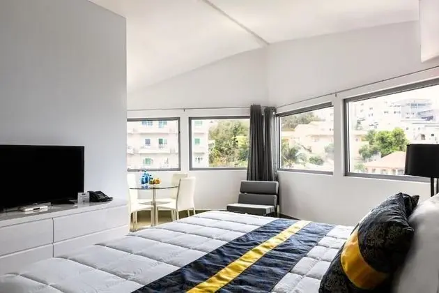 Deluxe Süit, 1 En Büyük (King) Boy Yatak ve Çekyat, Küçük Mutfak, Kısmi Deniz Manzaralı