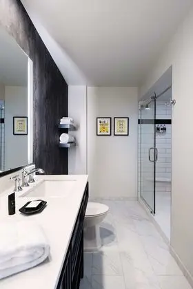 Suite, 1 King Bed with Sofa bed, Accessible, Kitchenette (Homey)