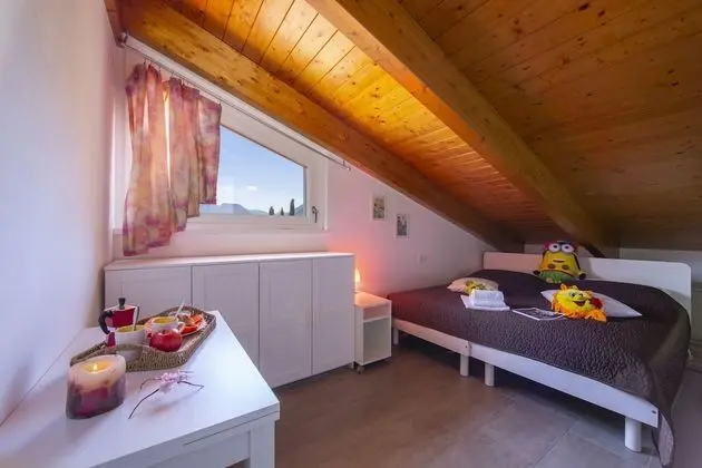 Family Apart Daire, Birden Çok Yatak, 2 Banyolu, Dağ Yamacı (Como Lake Modern Apartment Ulivi)