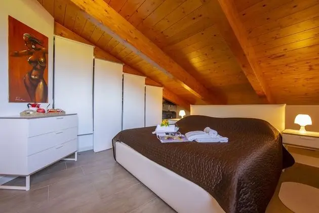 Family Apart Daire, Birden Çok Yatak, 2 Banyolu, Dağ Yamacı (Como Lake Modern Apartment Ulivi)