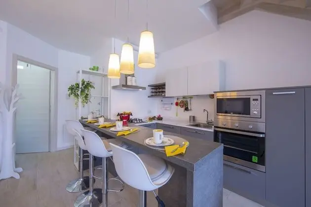 Family Apart Daire, Birden Çok Yatak, 2 Banyolu, Dağ Yamacı (Como Lake Modern Apartment Ulivi)